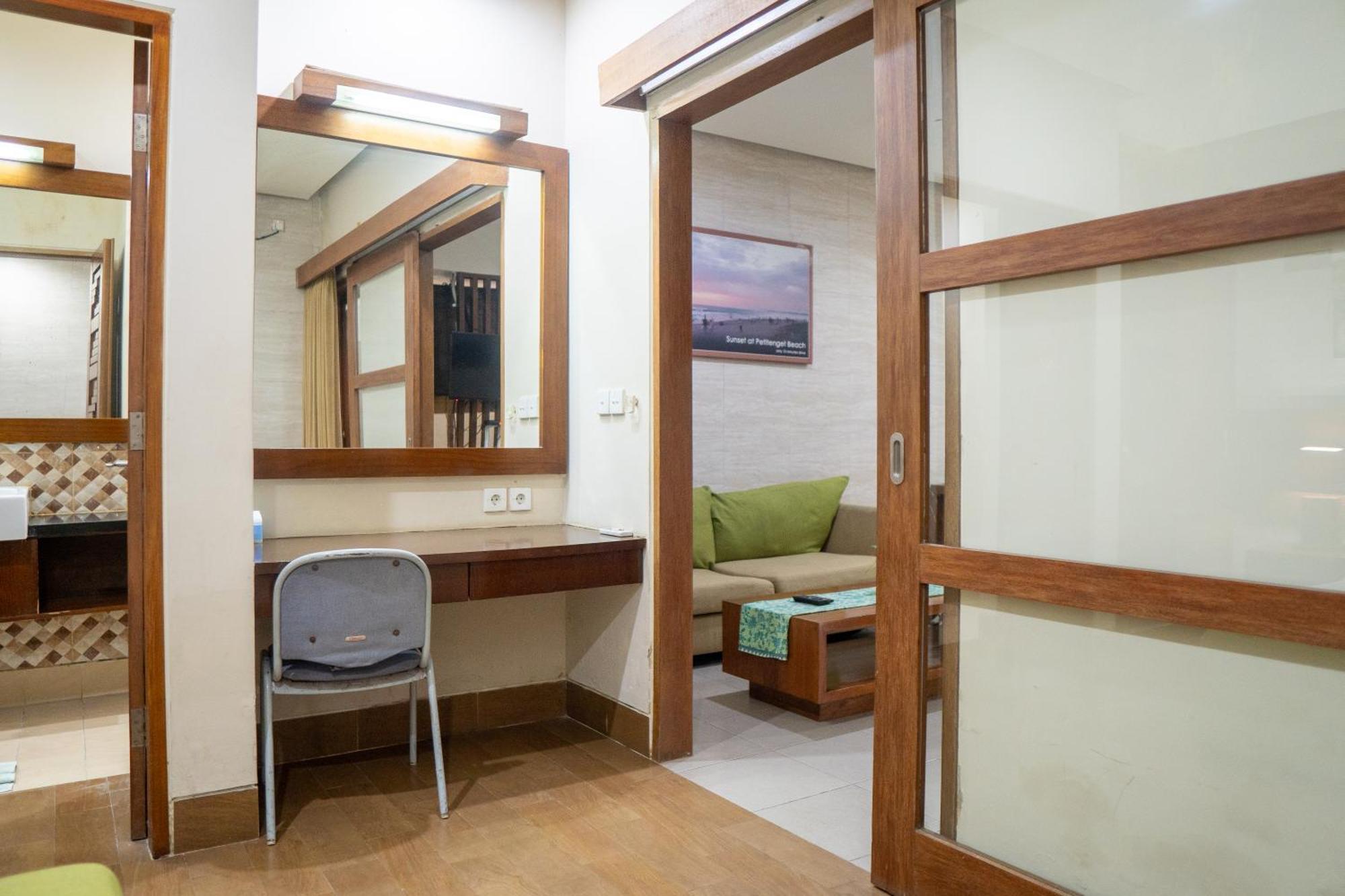 The Green Zhurga Suite Kerobokan  Exterior photo
