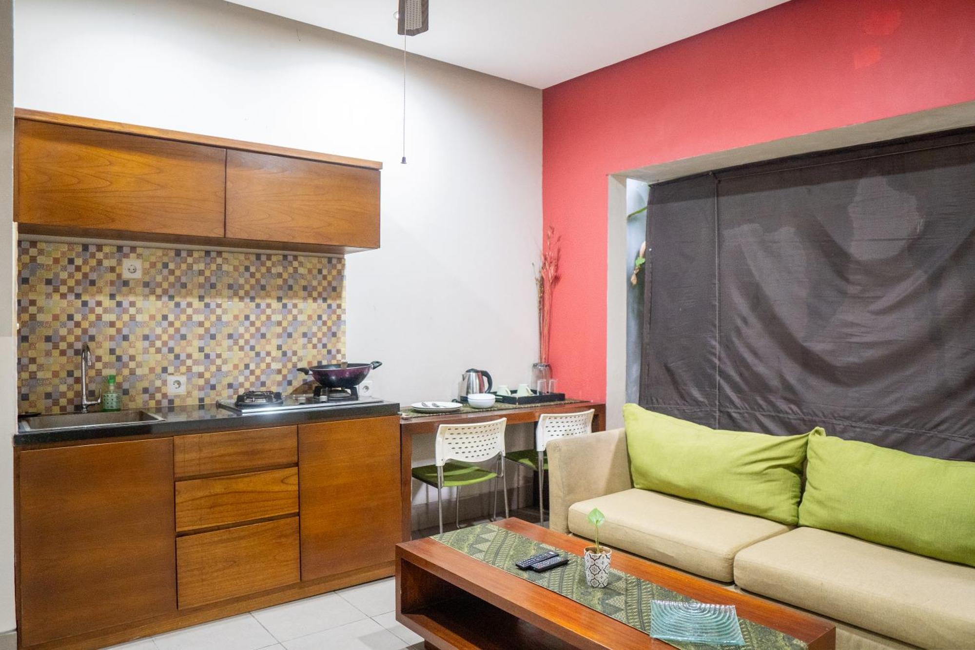 The Green Zhurga Suite Kerobokan  Exterior photo