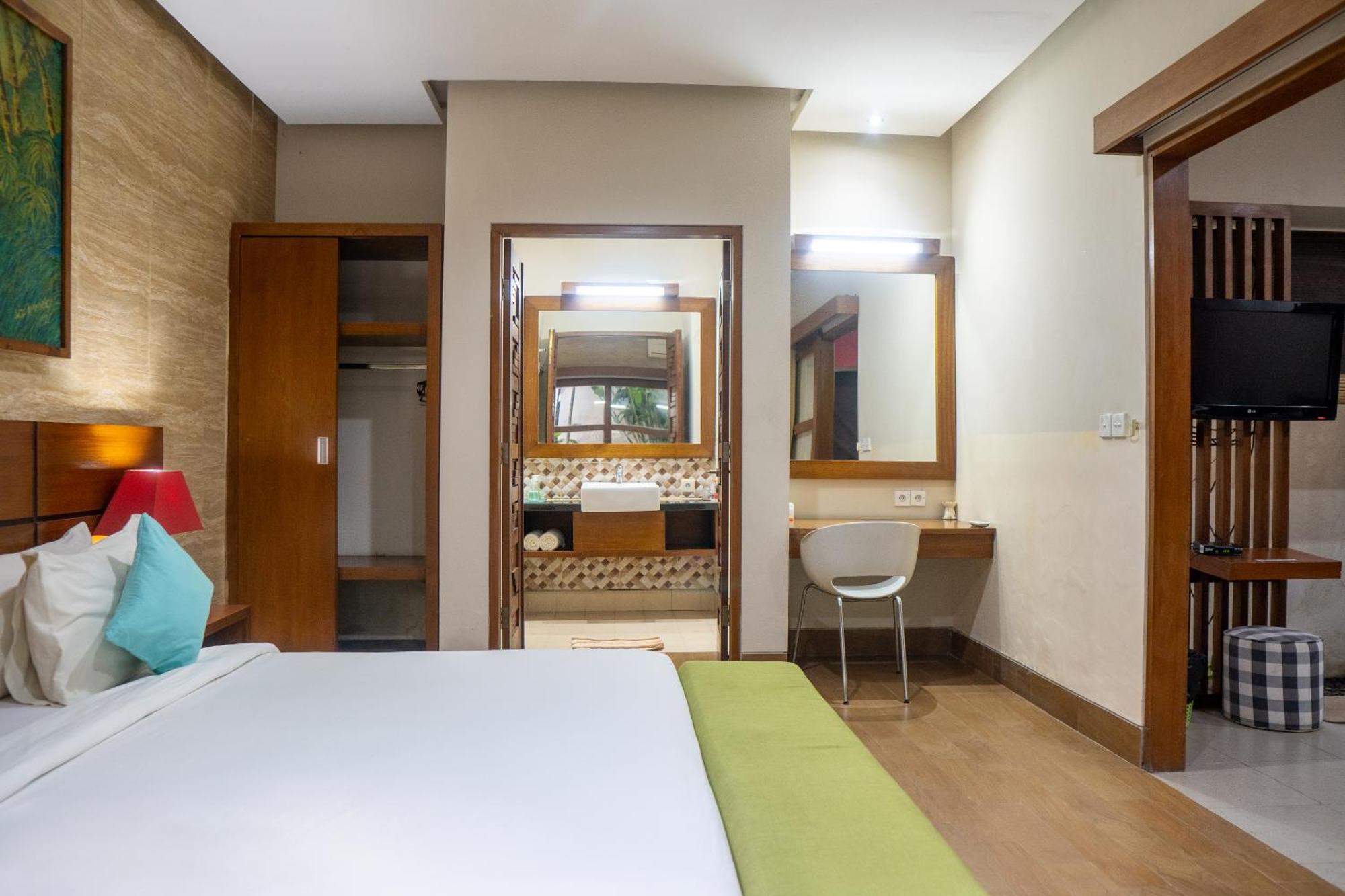 The Green Zhurga Suite Kerobokan  Exterior photo